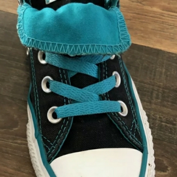 Converse - Picture 2 of 4